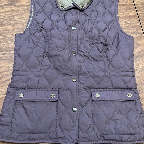 Women’s goose down Light weight  Eddie Bauer purple vest size small - Picture 3 of 10